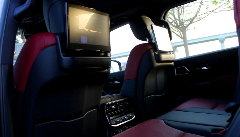 Picture Toyota Land Cruiser VXR Twin Turbo 2023-2024 